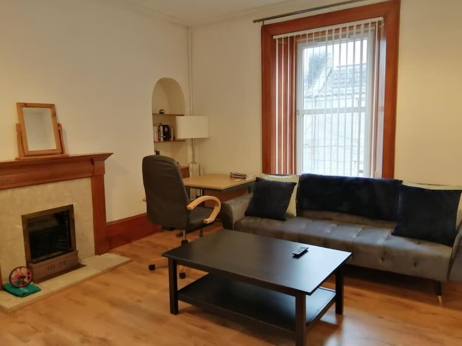 Stylish One Bed Flat With Private Parking Apartment Aberdeen Ngoại thất bức ảnh